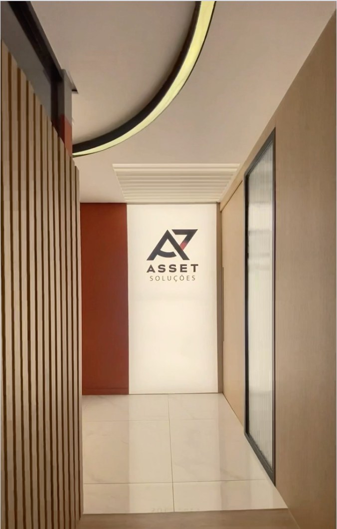 Recepção da sede da A7 Asset Soluções em Porto Alegre, com o logotipo na parede